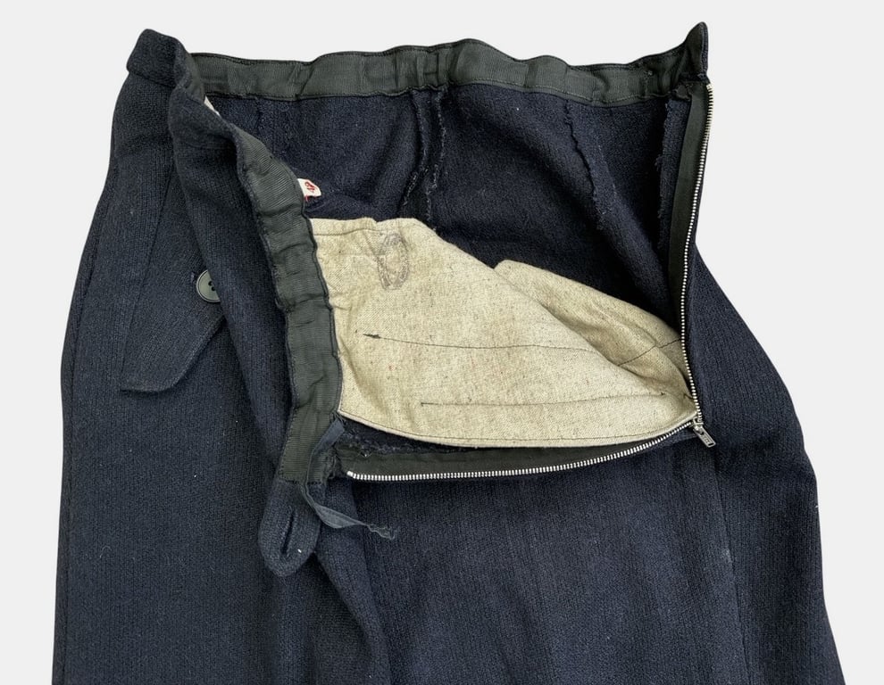 “Complete BDM winter / ski set consisting of the matching wool anorak, ski trousers and ski cap.