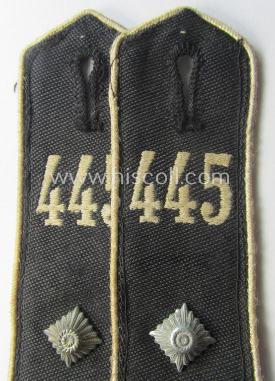 Superb - fully matching albeit clearly used! - white-piped, so-called: 'Reiter-HJ' (ie. 'HJ-Streifendienst') shoulderstrap-pair for a: 'HJ-Kameradschaftsführer' who was attached to the: 'Bann 445' (445 = 'Bann Hoya')