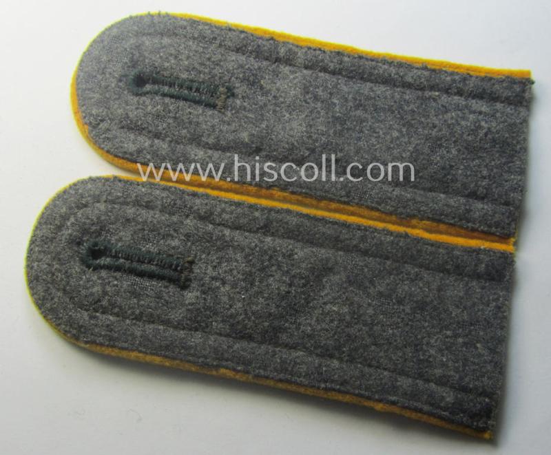 Pair of early-period (ie. 'M36 o. M40'-pattern and rounded-styled) WH (Heeres) 'cyphered', NCO-type shoulderstraps as was intended for an: 'Unteroffizier u. Mitglied des Kav. o. Aufklärungs-Schützen-Rgts. 8'