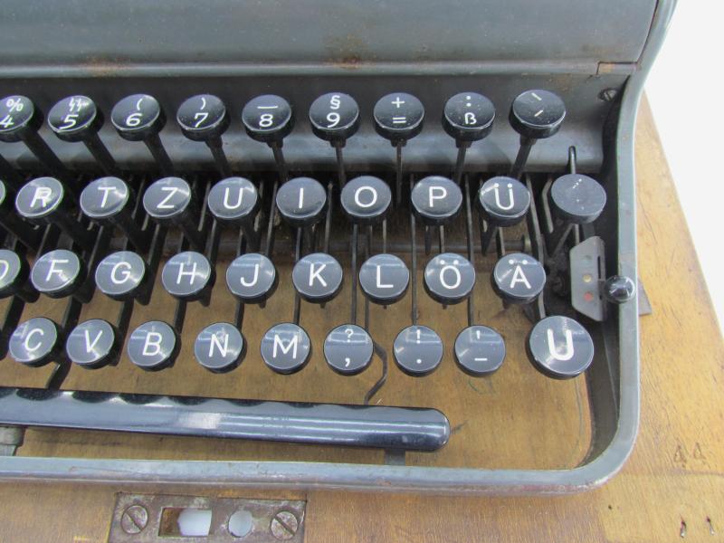 Wehrmacht / Waffen-SS typewriter by Olympia in Case