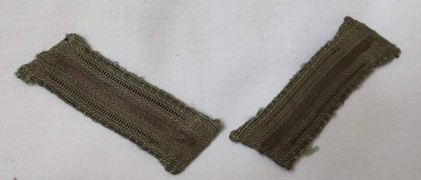 matching pair of WH (Heeres) mid war period 'standard issue' M43 pattern collar tabs  ('Einheitskragenspiegel')