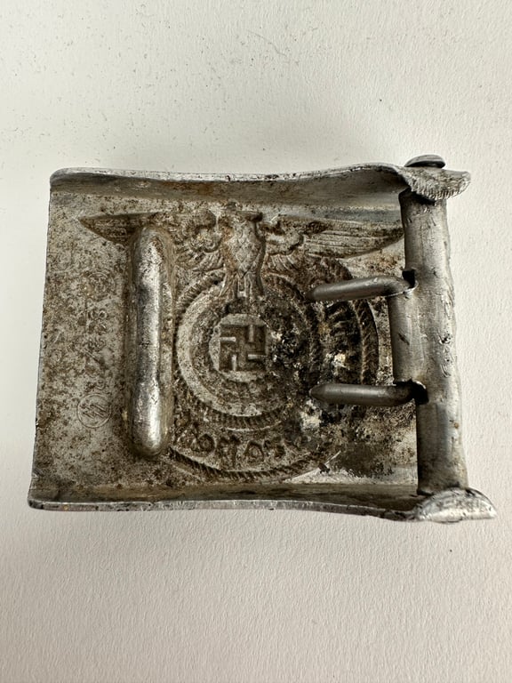 Waffen-SS aluminum belt buckle by SS 822/37 RZM