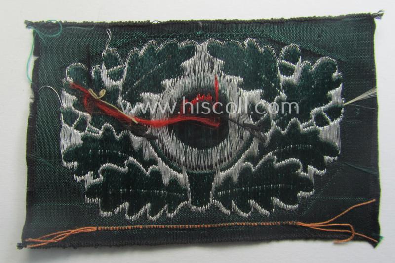 WH (Heeres) officers'-type cocarde (as executed in so-called: 'flat-wire'- ie. 'BeVo'-weave pattern) as was specifically intended for usage on the: 'Knautschmützen o. Alter-Art-Schirmmützen' ie. visor-caps