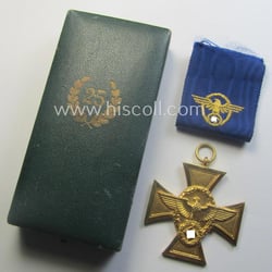 Golden-class 'Pol.-Dienstauszeichnung 1. Stufe' (or: police loyal-service medal...