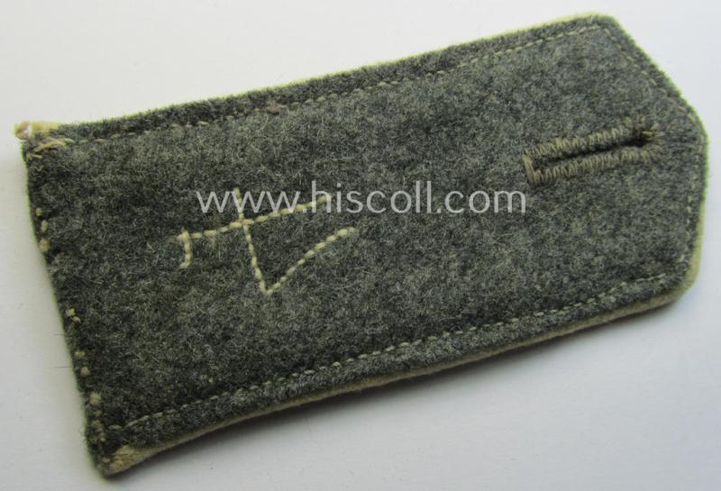 Single - and actually not that often seen! - (I deem) WWI-period, EM-type ('pointed styled' and neatly 'cyphered') shoulderstrap as was intended for usage by a: 'Soldat des Infanterie-Regiments 4'