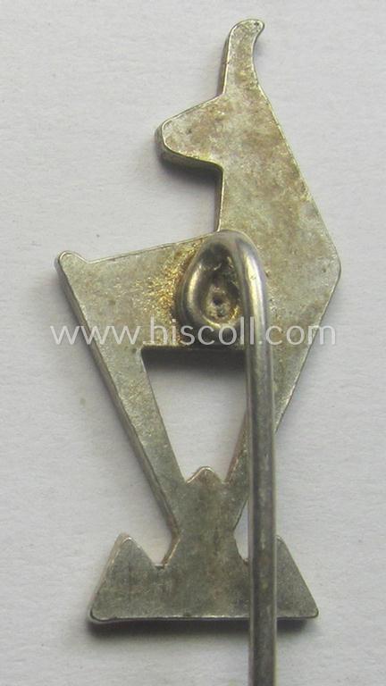 Silver-toned WH (Heeres) 'Gebirgsjäger'-related item: a semi-official, so-called: 'Truppen-Traditionsabzeichen des 5. Gebirgsjäger-Division' being a (typical) non-maker-marked example depicting the famous 'Gams'-symbol