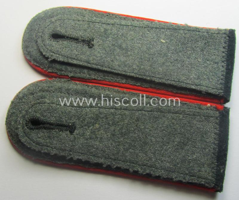 Pair of WH (Heeres) early-war-period- (ie. 'M40'-pattern) NCO-type shoulderstraps as was intended for usage by an: 'Unterwachtmeister eines (Sturm)Art.-Abts. o. Rgts.'