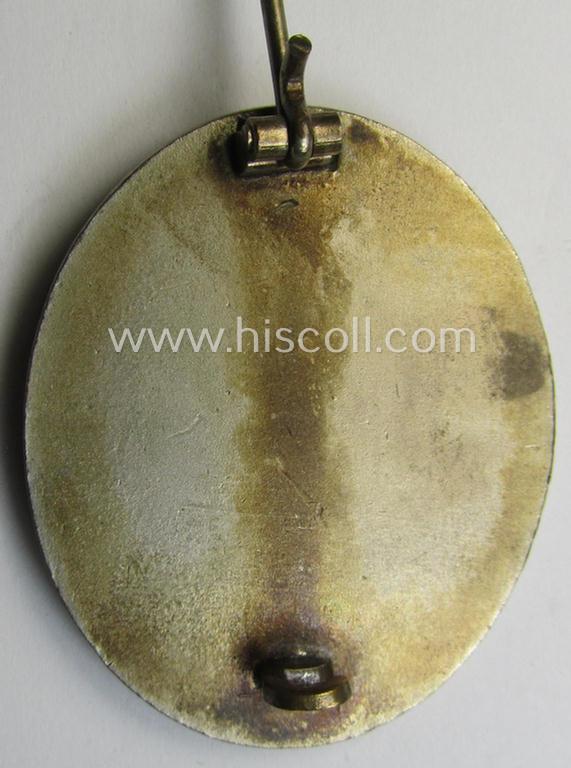 Attractive - and fairly luxuriously-styled! - 'Verwundeten-Abzeichen in Silber' being a non-maker-marked- and (I deem) early-period 'Buntmetall'-based example as was produced by a (by me) unidentified maker