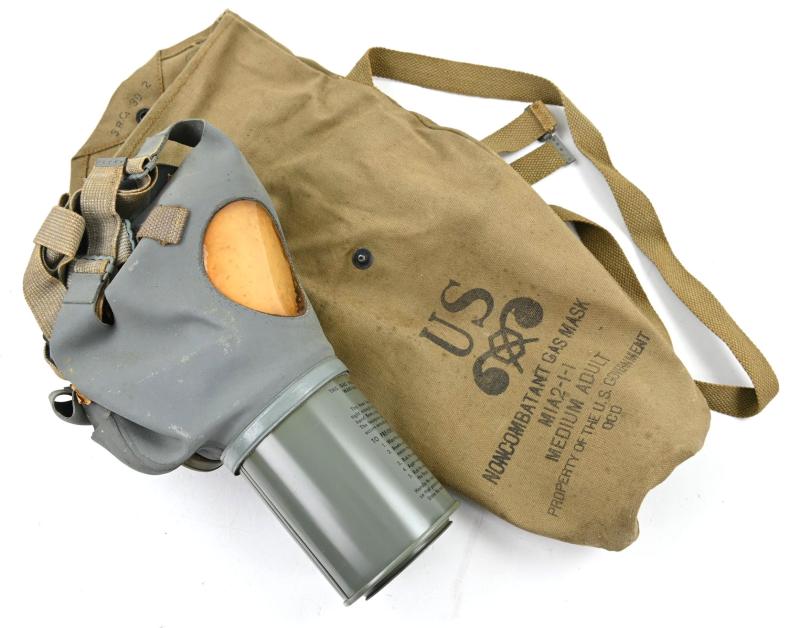 US WW2 Non-Combatant Gasmask Set