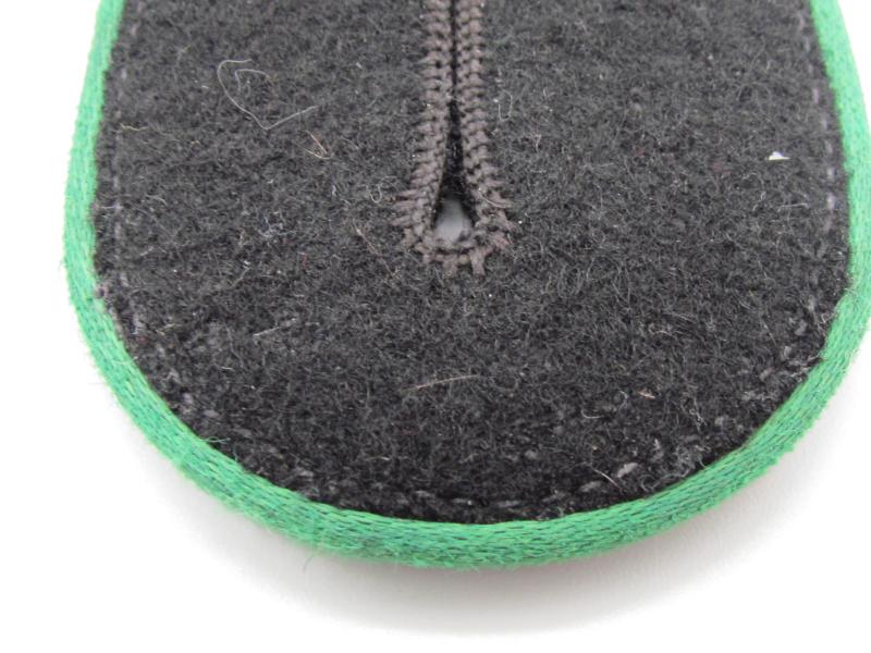 Waffen-SS mountain trooper ‘Gebirgsjäger’ enlisted shoulder boards