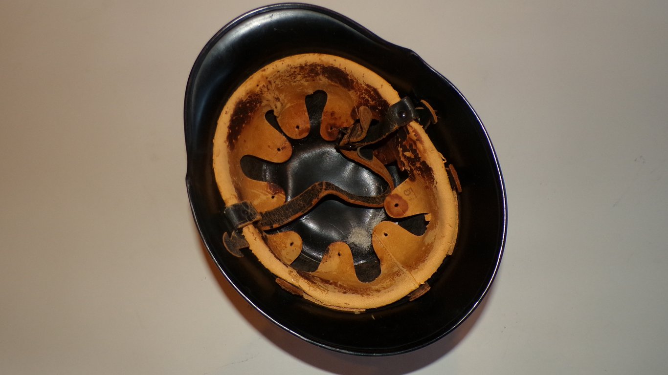 M34 Feuerschutz Polizei helmet by Quist