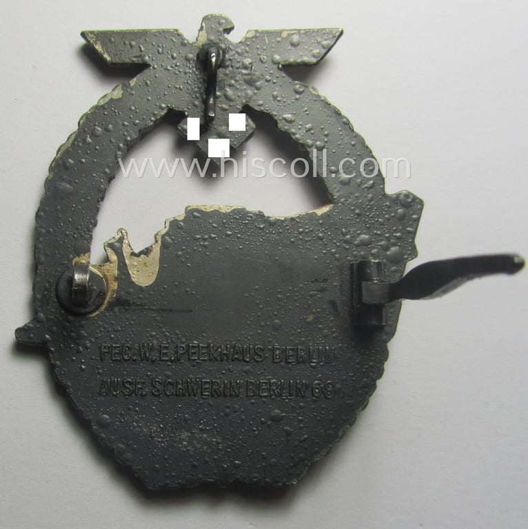 Superb, WH (Kriegsmarine) so-called: 'Kriegsabzeichen für Schnellboote - 2. Modell' (or: E-boat-war-badge of the 2nd model) being a maker- (ie. 'Fec. W.E. Peekhaus'-) marked example as was produced by the: 'Schwerin'-company