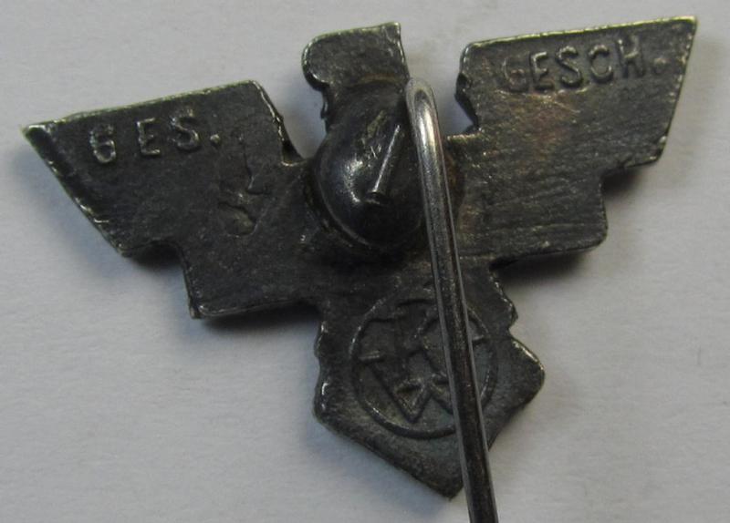 'RDB' (or: 'Reichsbund der deutchen Beamten') civil-attire badge (ie. 'Zivilabzeichen') being of the 2nd pattern that is bearing a makers'-mark (ie. logo) (that reads: 'KW') and/or patent-pending- (ie. 'Ges.Gesch.'-) designation on its bac...