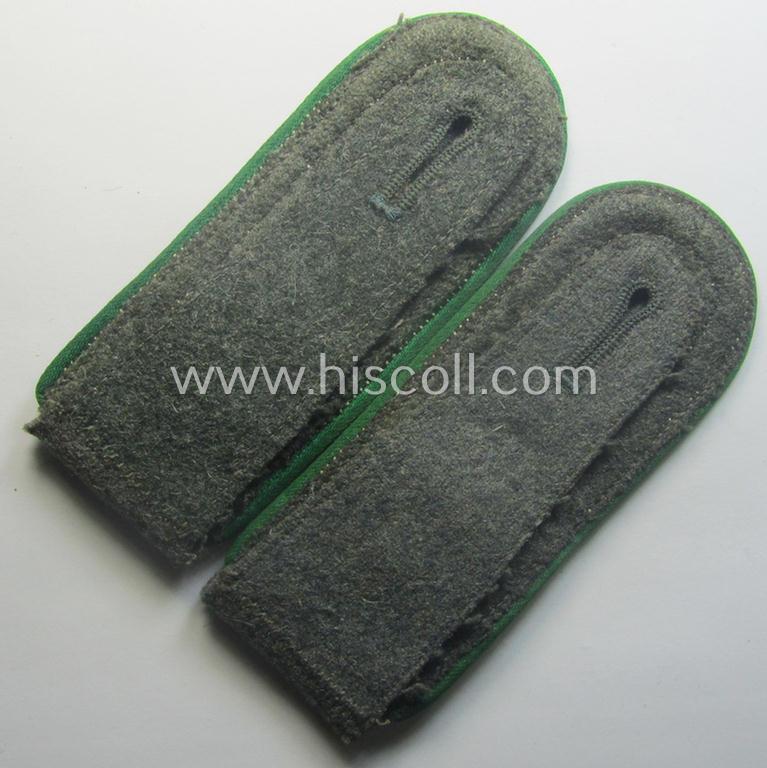 Pair of WH (Heeres) NCO-type (ie. 'M40- o. M43'-pattern) shoulderstraps: 'Feldwebel eines Gebirgsjäger- o. Jäger-Rgts.'