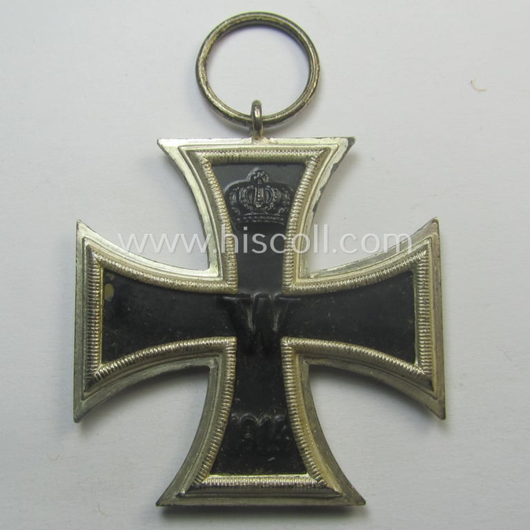 Attractive, WWI-period: 'Eisernes Kreuz II. Klasse' being a typical non-magnetic(!) and non-maker-marked example (as was presumably produced by the: 'Wilh. Deumer'-company)