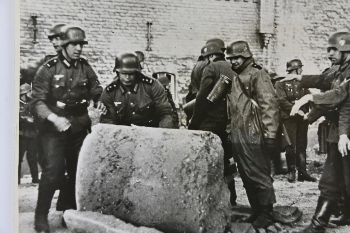 German WH Press Photo 'May 1940 Dutch Border'