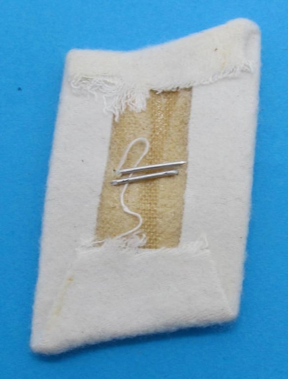 Hermann Göring division collar tabs