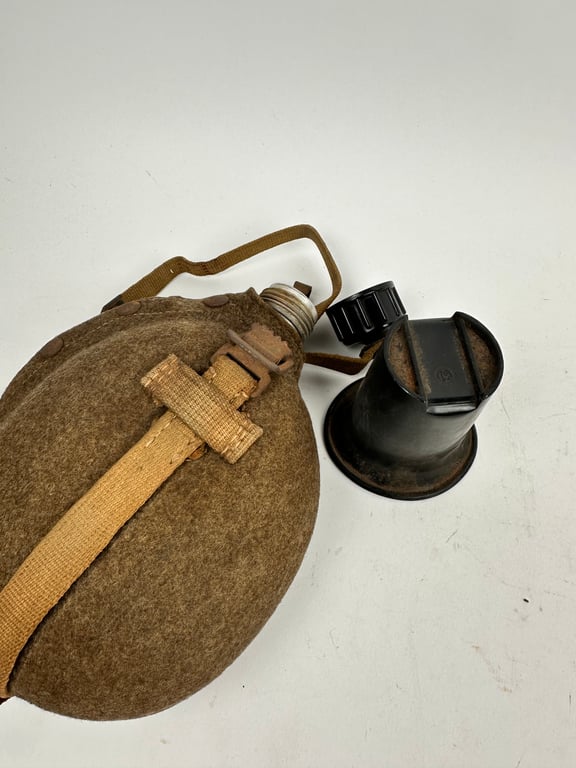WW2 German "DAK"canteen "mn42"