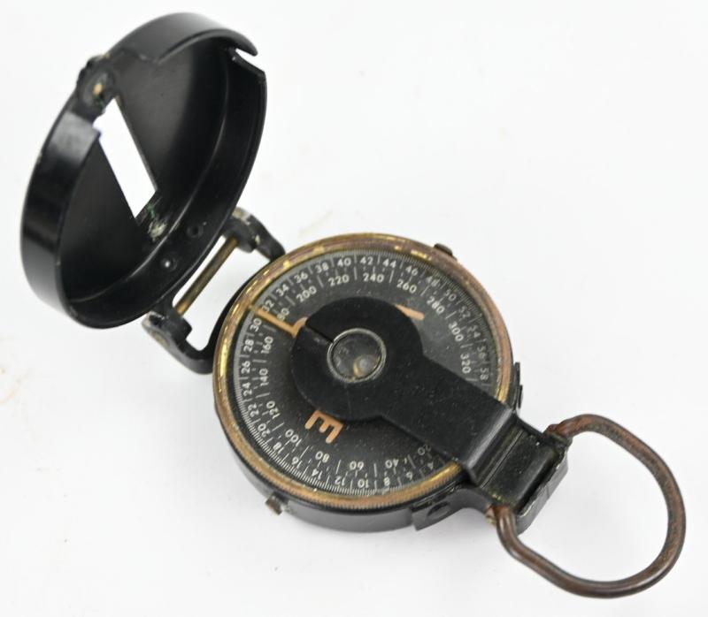 US WW2 Compass & Pouch