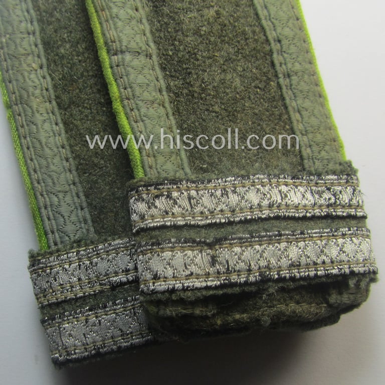 Pair of WH (Heeres) later-war period- (ie. 'simplified'- ie. 'M44- o. M45'-pattern) NCO-type shoulderstraps: 'Unteroffizier u. Offiziers-Anwärter eines Panzergrenadiere-Rgts.'