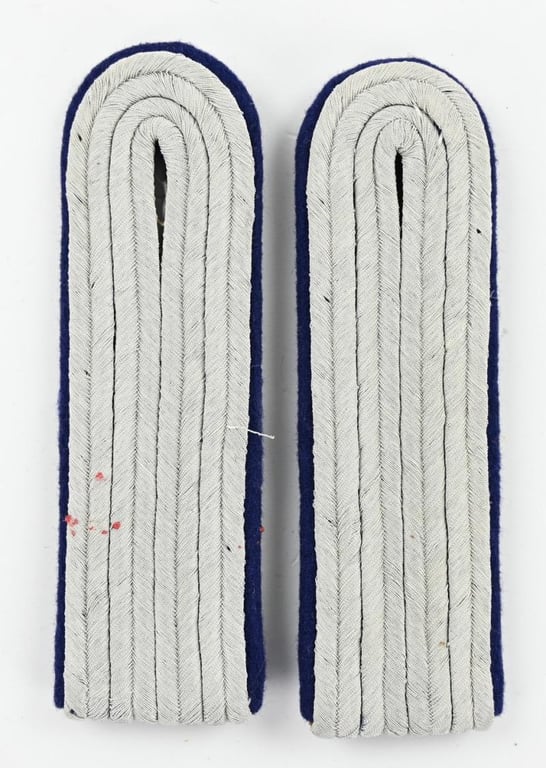 German WH Officer's Shoulderboards 'Arzt'
