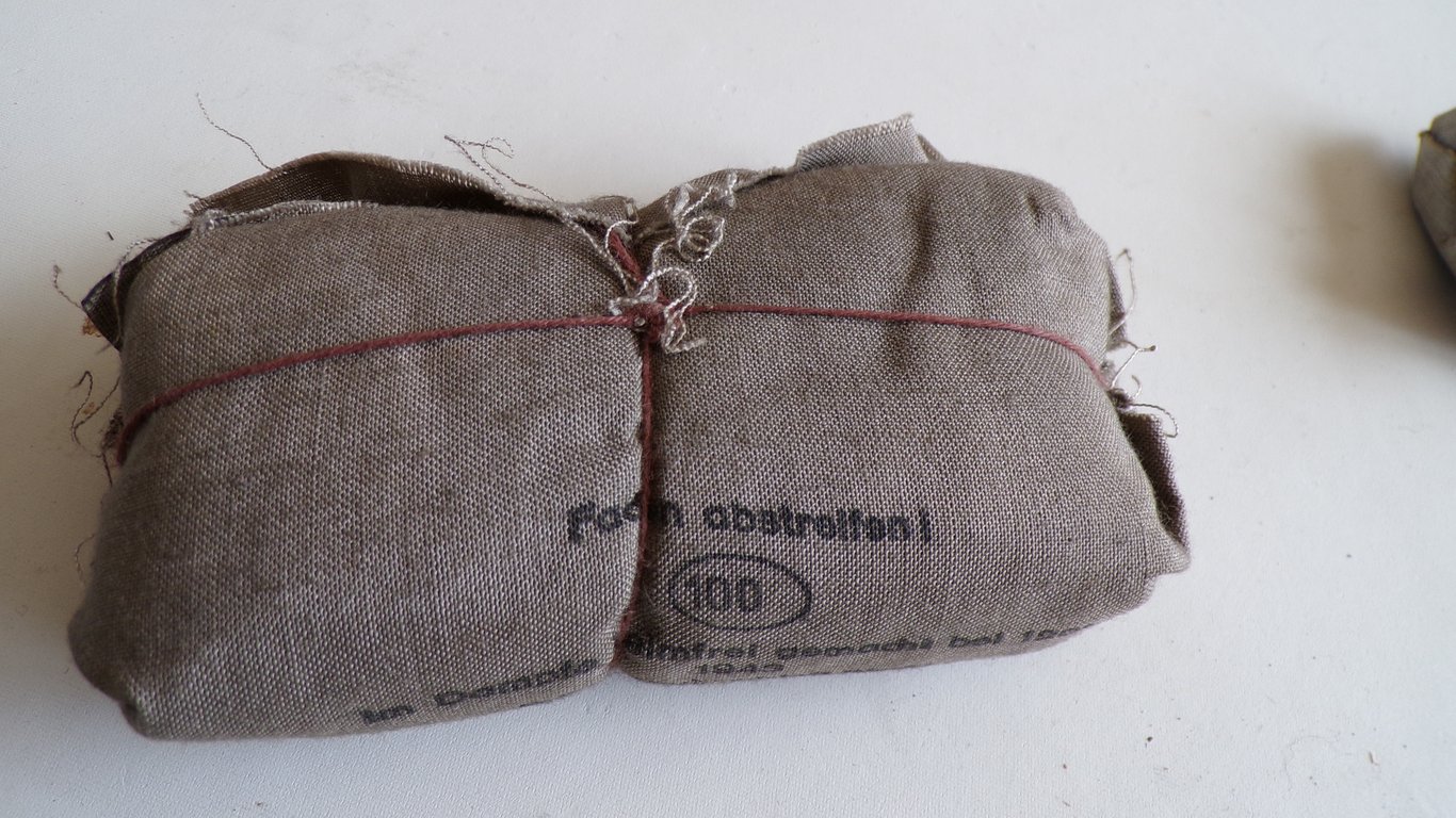 Wehrmacht Field Dressing Grouping (5 Pcs)