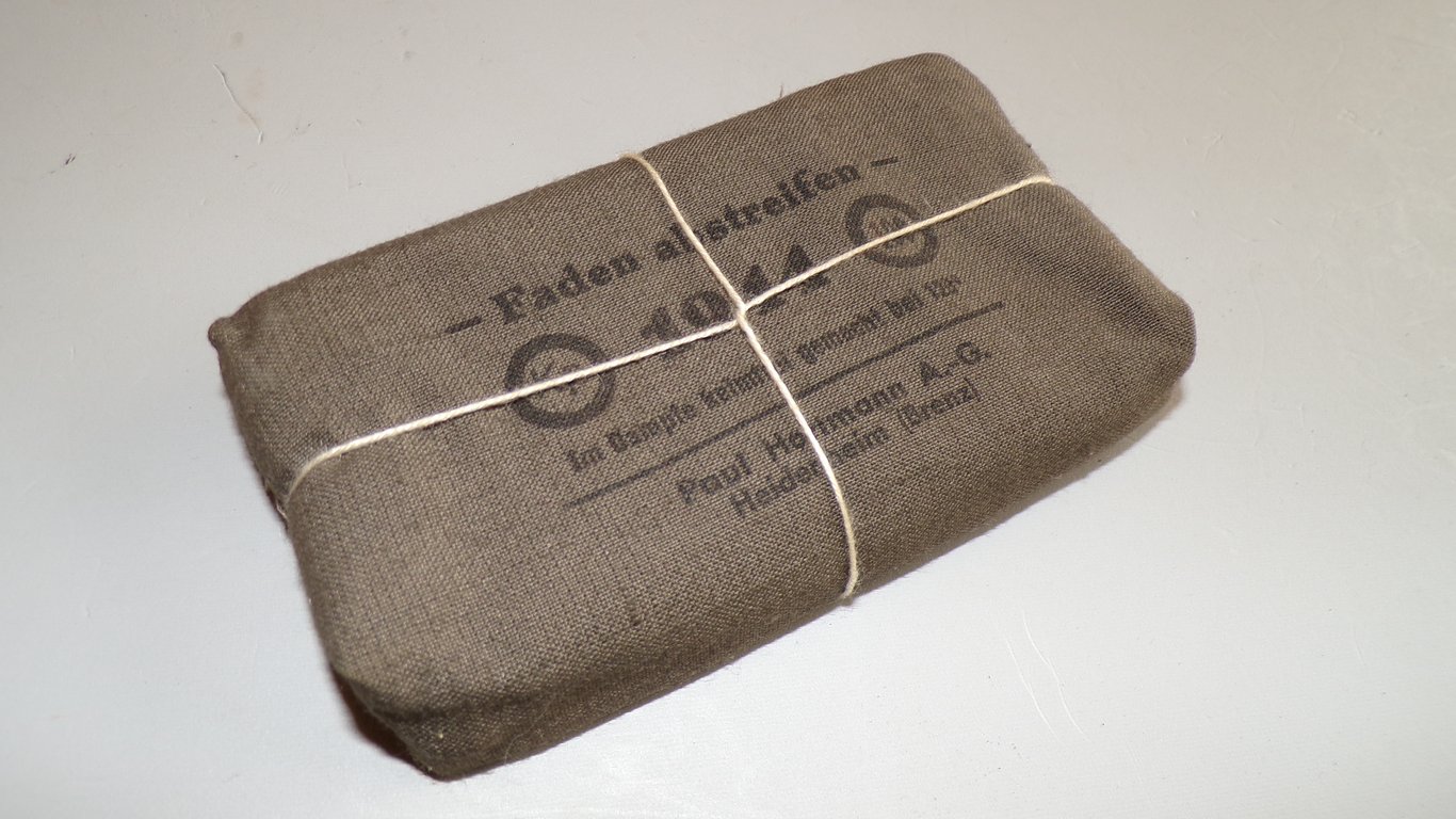 Verbandpäckchen (field dressing) 1944