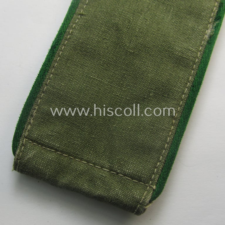 Single, WH (Heeres) EM-type (ie. 'M40- o. M43'-pattern-) so-called: 'summer-type'-shoulderstrap (being of the model as was specifically intended for usage on the 'Windjacke') as was intended for a: 'Soldat eines  Gebirgsjäger-Rgts.'