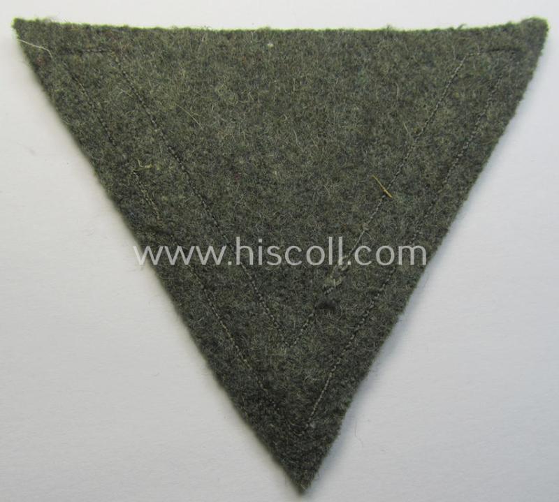 WH (Heeres) 'Armwinkel' (or: arm-chevron) as executed on typical field-grey-coloured wool as was specifically intended for usage by a soldier with the rank of: 'Gefreiter'