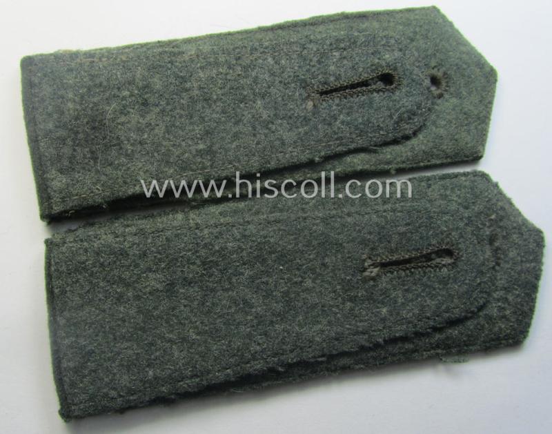 Fully matching pair of early-period (ie. 'M36- o. M40'-pattern and/or pointed-styled), WH (Heeres) 'cyphered' EM-type shoulderstraps as was intended for a: 'Soldat des Inf.-Maschinengewehr-Abts. 2'