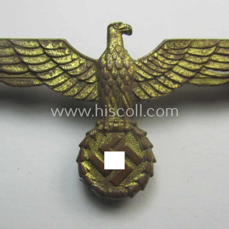 WH (Kriegsmarine) golden-toned breast-eagle as was intended for usage onto the white-coloured, naval-type summer tunics ('Brustadler für Sommerrock der Kriegsmarine')
