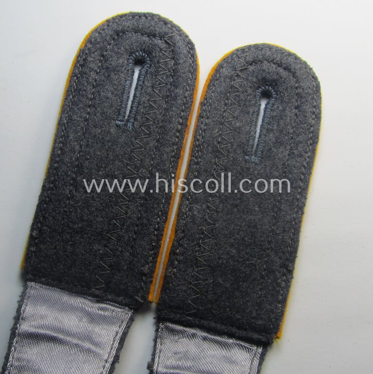 Attractive - and fully matching! - pair of mid- (ie. later-) war-period, WH (Luftwaffe) NCO-type shoulderstraps as was intended for usage by an: 'Unteroffizier der Flieger o. Fallschirm-Trpn.'