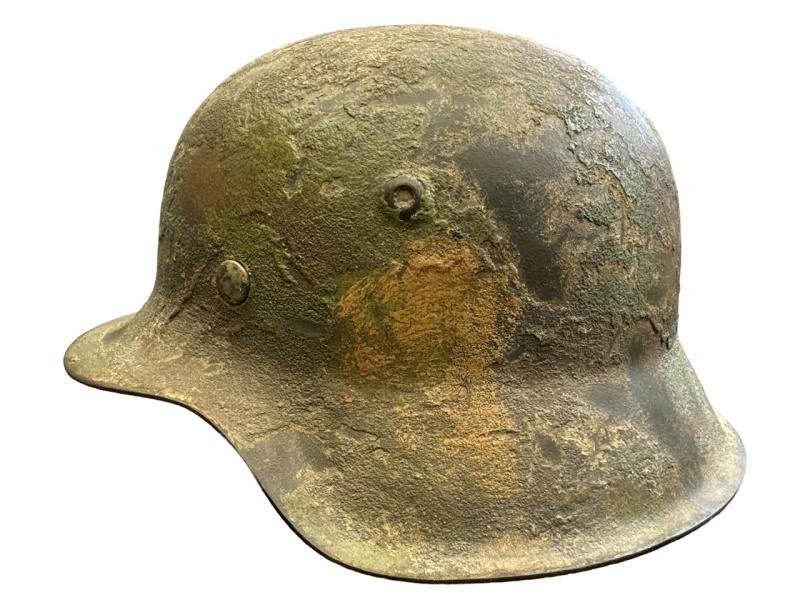 WH/SS M42 Helmet in Rough 4 Tone Camouflage Paint
