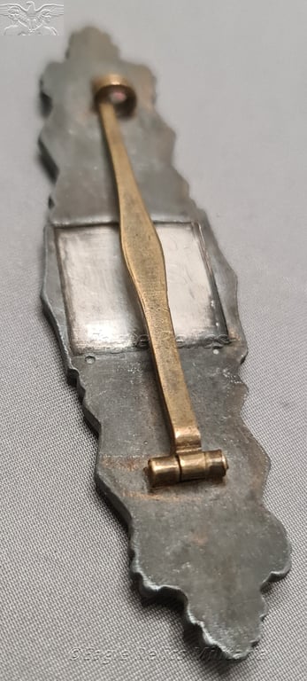 Six Dot Close Combat Clasp in Bronze