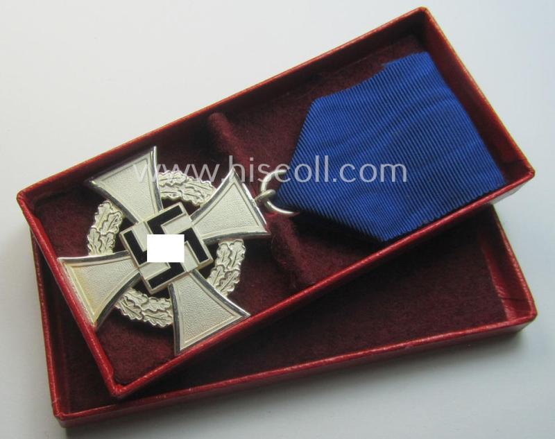 'Treuedienst Ehrenzeichen 2. Klasse' with its two-pieced etui