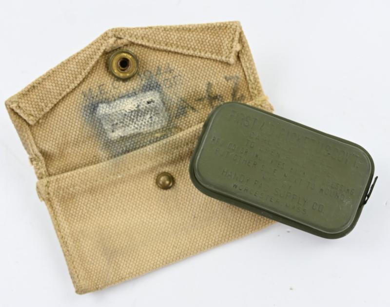 US WW2 M-1942 BM First Aid Pouch with First Aid Kit