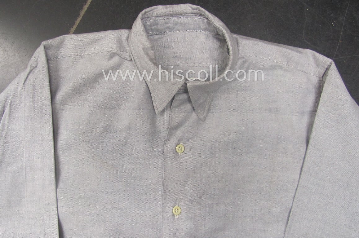 Attractive, WH (LW) 'standard-issue'-pattern, bluish-coloured- (ie. 'blaumelliertes'): 'under-the-tunic'-shirt (ie. 'Diensthemd') being a hardly worn example that bears a: 'C. Buckow - 37A'-makers'-designation  ink-stamp