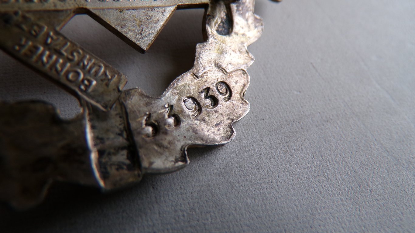 SA Sports Badge in Silver - Rare 1st Pattern