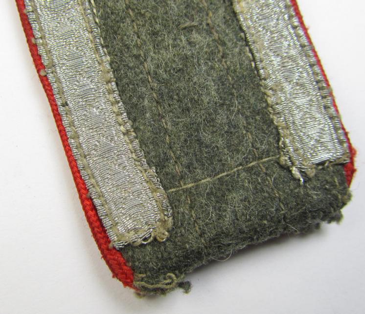 Single, later-war period (ie. so-called: 'M44'-pattern-), simplified, WH (Heeres) NCO-type shoulderstrap, as was intended for an: 'Unteroffizier eines (Sturm)Art.-Regiments'