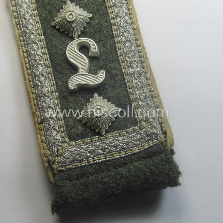Single, WH (Heeres) 'cyphered' NCO-type shoulderstrap: 'Oberfeldwebel u. Mitglied der Infanterie-Lehr-Trpn.'