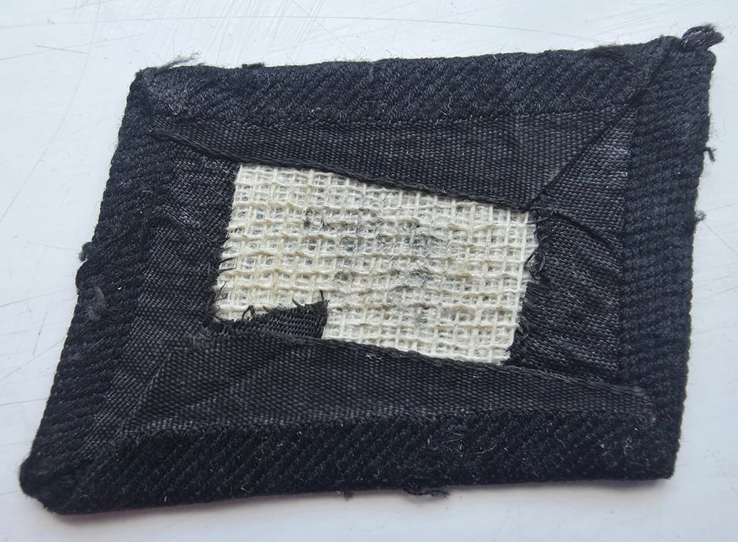 Waffen SS BeVo woven rune collar tab