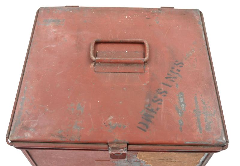 US WW1 Military Medical Department Steel Ambulance Box with content