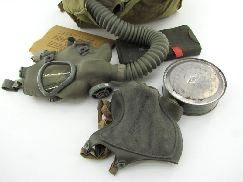US WWII Lightweight Gasmask Set