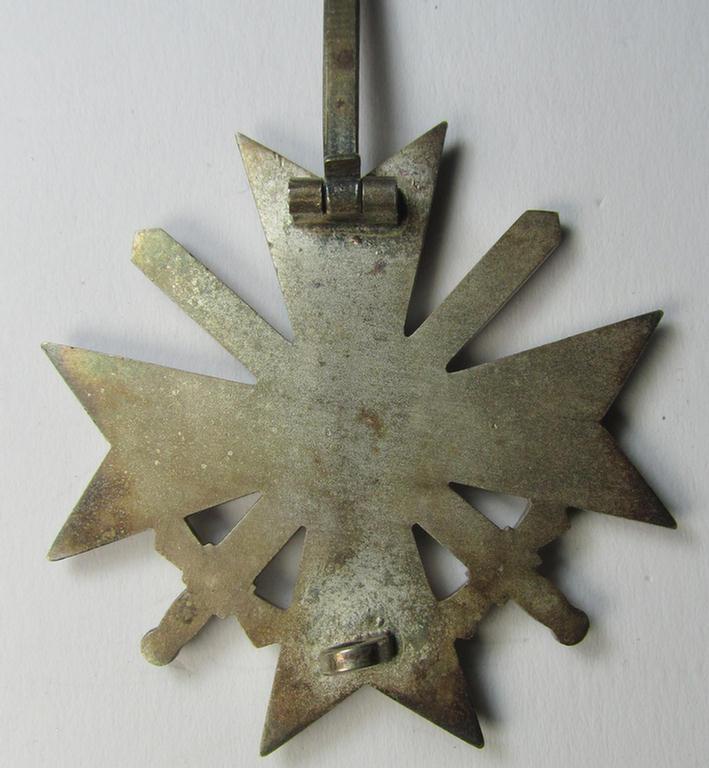 Attractive medal-set: 'Kriegsverdienstkreuz 1. Klasse mit Schwerter' being a non-maker-marked (and 'Buntmetall'-based!) specimen that comes stored in its original, luxuriously-styled KvK-etui by the maker: (ie. 'Hersteller') 'Kerbach & Oesterh...