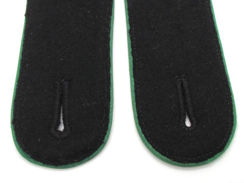 Waffen-SS mountain trooper ‘Gebirgsjäger’ enlisted shoulder boards