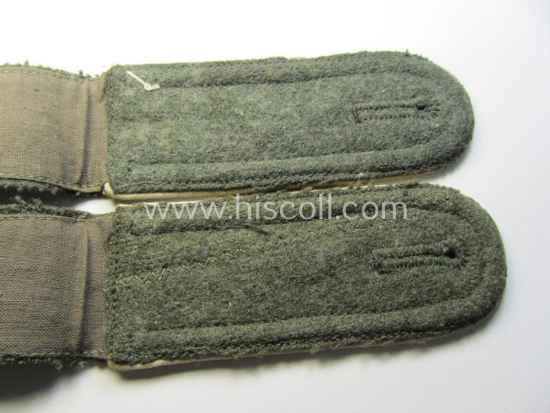 Attractive - and fully matching! - pair of WH (Heeres), early- (ie. mid-) war-period- (ie. 'M41/M43'-) -pattern, NCO-type shoulderstraps as piped in the white-coloured branchcolour as was intended for an: 'Uffz. eines Infanterie-Regiments'