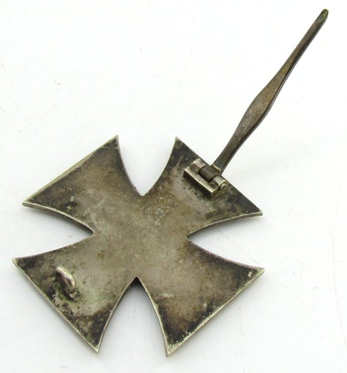 Iron Cross 1st Class ( EK1 ) 1939  ( Klein & Quenzer )
