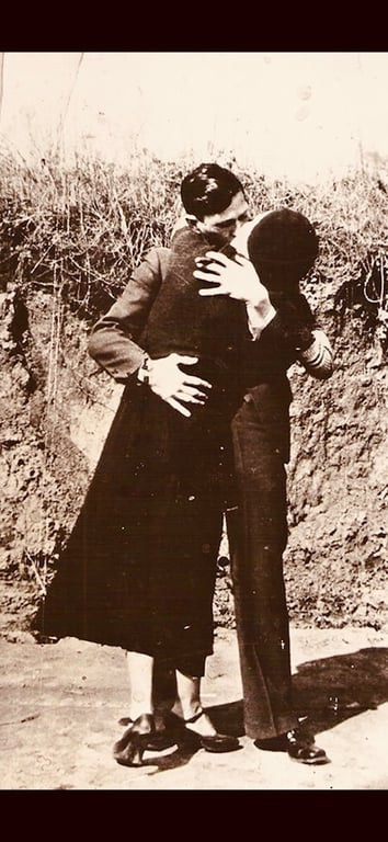 AUTHENTIC ORIGINAL BONNIE & CLYDE ISSUED WANTED POSTER DATED 1934 ADDITIONAL PHOTOS