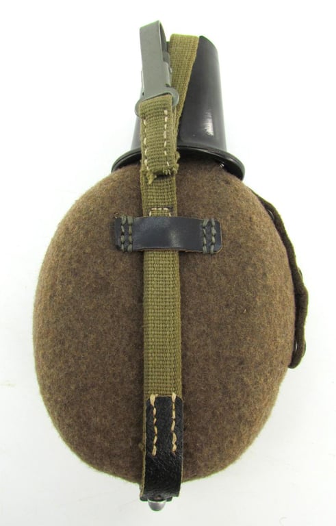 Wehrmacht M31 Canteen with Webbing strap by VDNS42