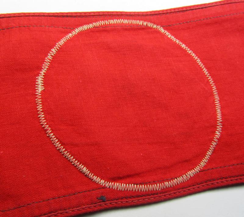 Superb - rarely encountered and just moderately used! - so-called: 'Allgemeine-SS'-related armband (ie. 'Armbinde') being a printed specimen showing a separately-applied (and 'BeVo'-woven)  swastika (ie. roundel) attached